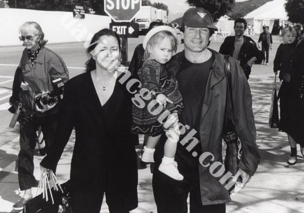 Robin Williams and wife Marsha, and daughter. 1991jpg.jpg